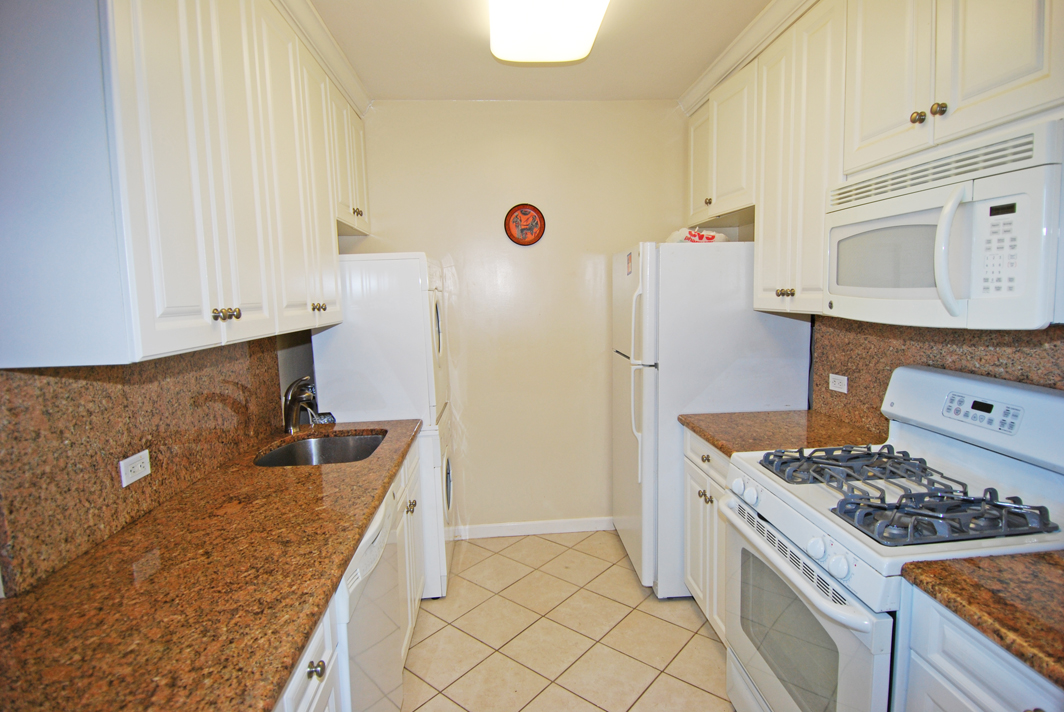 North Shore Towers 1 Bedroom Apartment