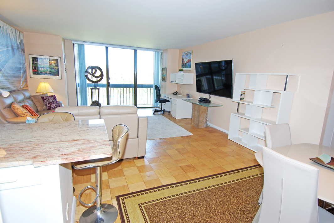 North Shore Towers 1 Bedroom Apartment