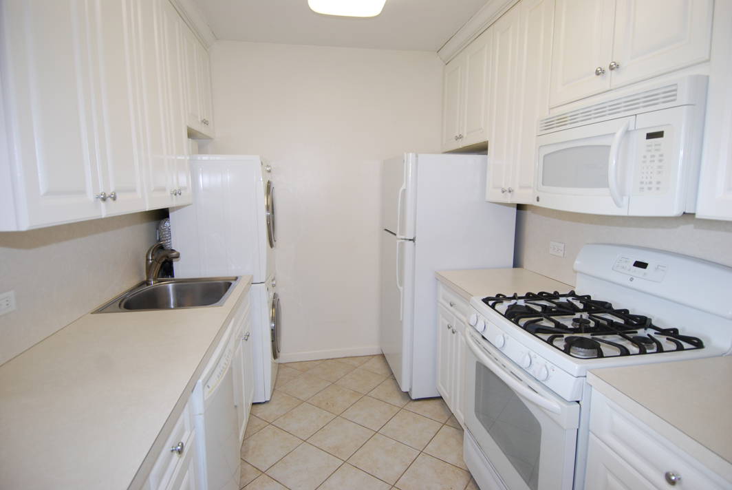 North Shore Towers 1 Bedroom Apartment