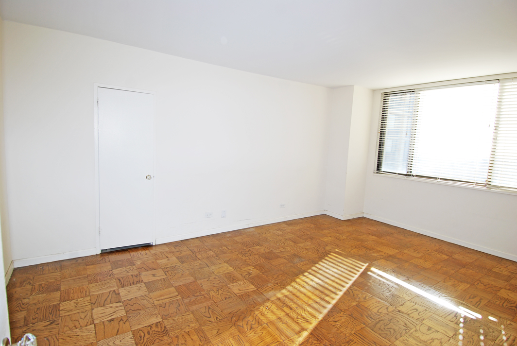 North Shore Towers 1 Bedroom Apartment