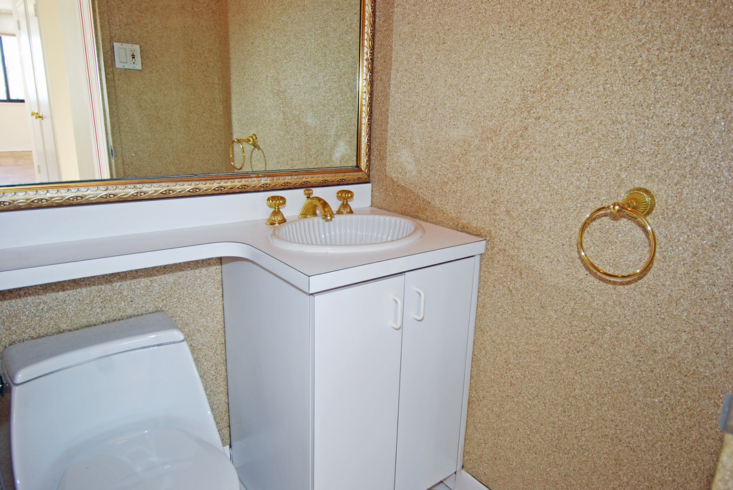 North Shore Towers Apt.