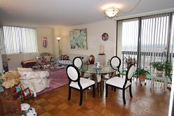 1-2 Bed., 1 1/2 bath apt