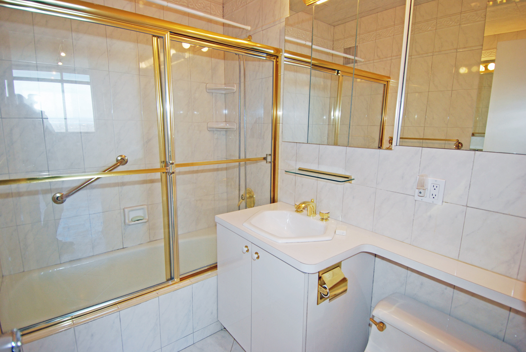 North Shore Towers Apt.