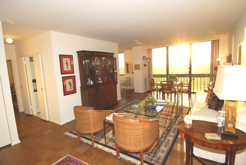 North Shore Towers Apt. 