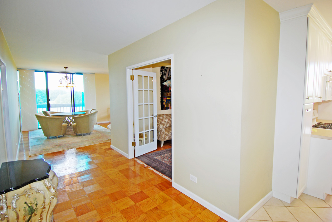 North Shore Towers Apt.