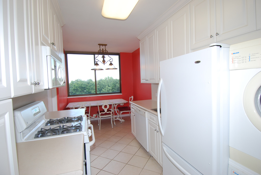 North Shore Towers Apt.