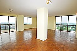 3 bedroom, 2 1/2  bath apt