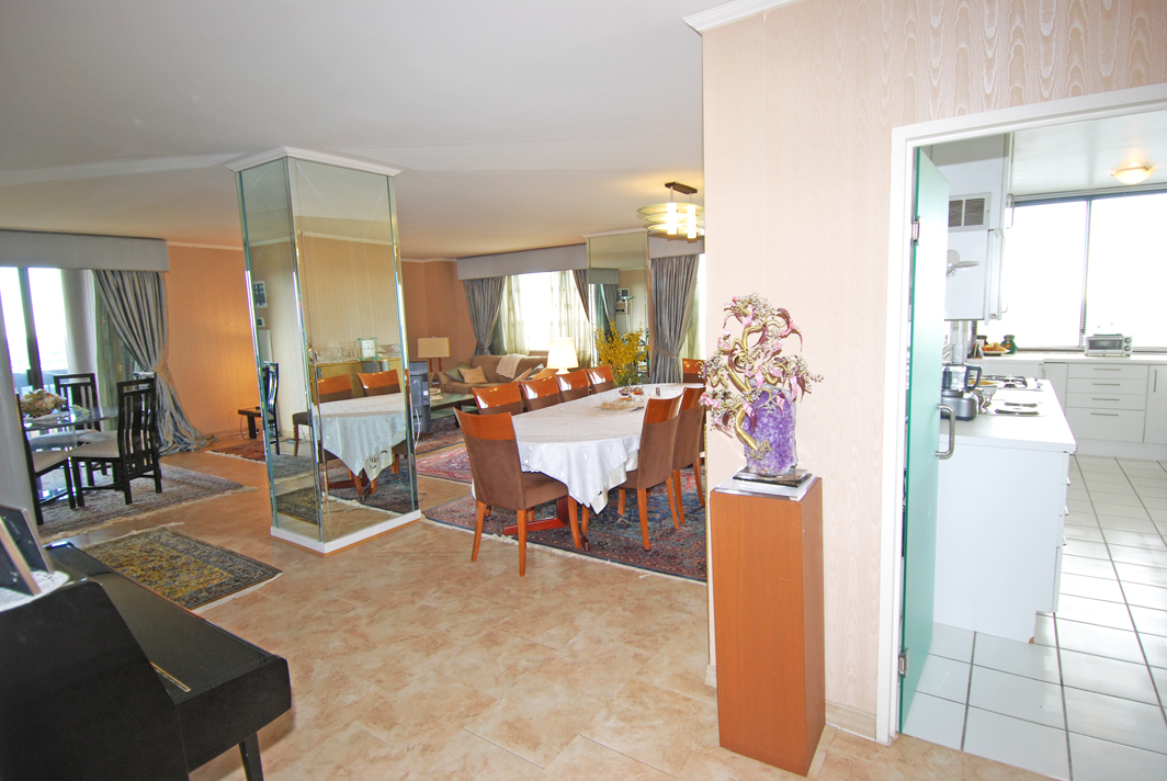 North Shore Towers 3 Bedroom Apartment