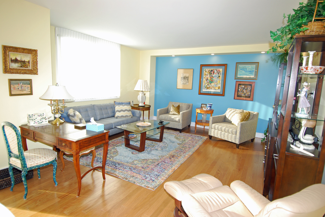 North Shore Towers Apt.