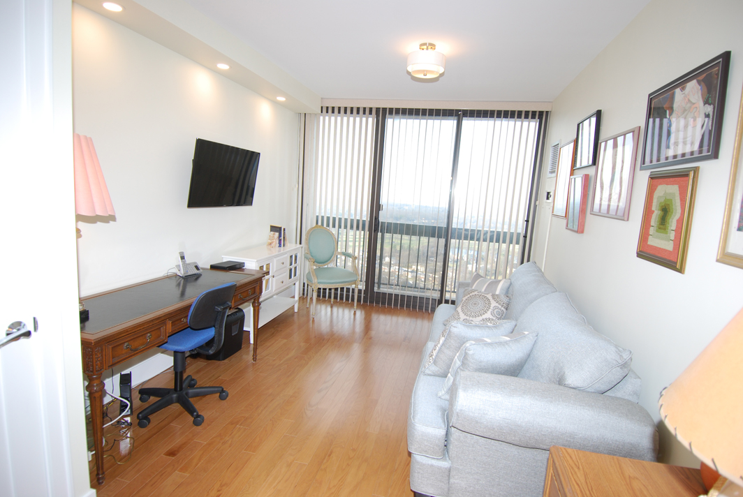 North Shore Towers Apt.