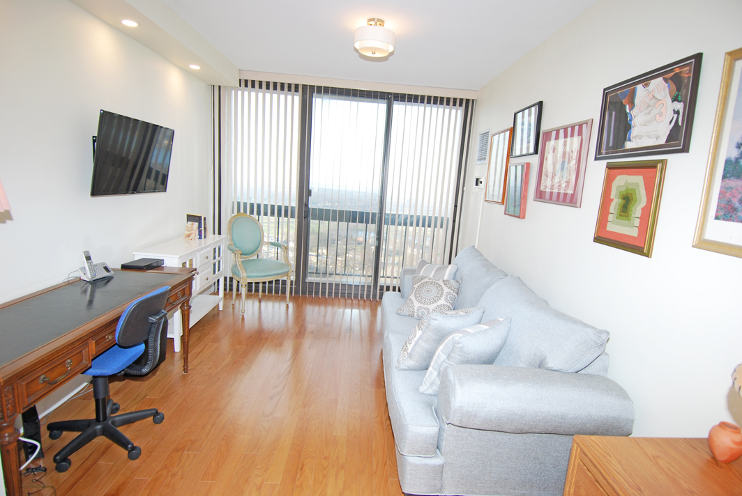 North Shore Towers Apt.