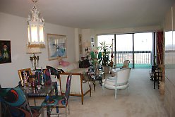 2 bedroom, 2 1/2   bath apt.