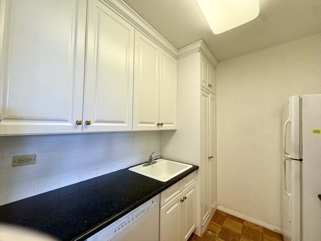 North Shore Towers Apt.