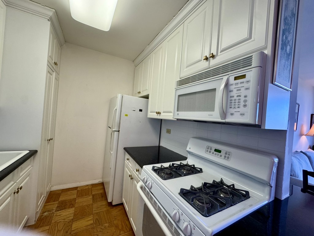 North Shore Towers Apt.