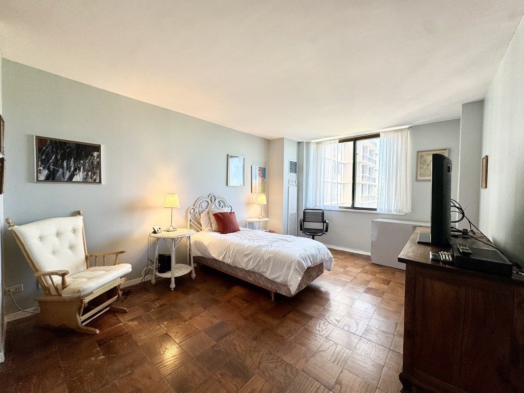 North Shore Towers Apt.