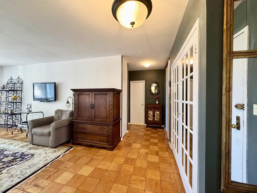 North Shore Towers Apt.