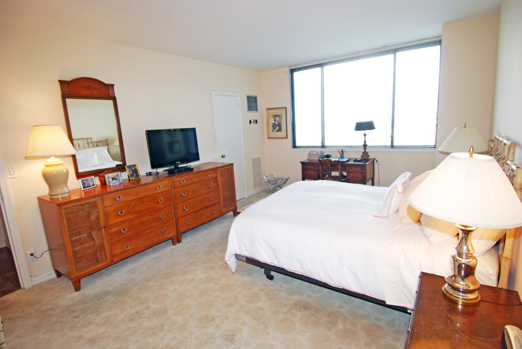 North Shore Towers 1 Bedroom Apartment