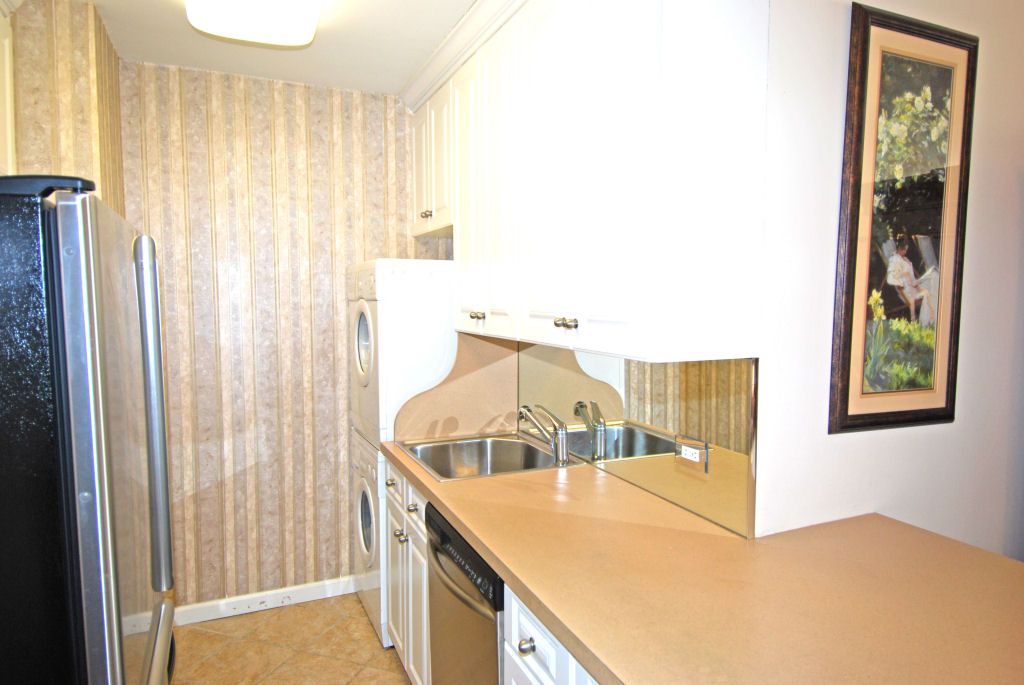 North Shore Towers Alcove Studio