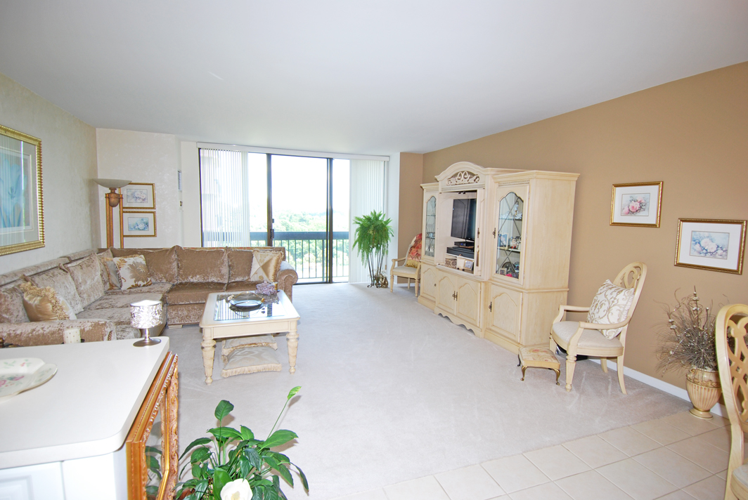 North Shore Towers 1 Bedroom Apartment