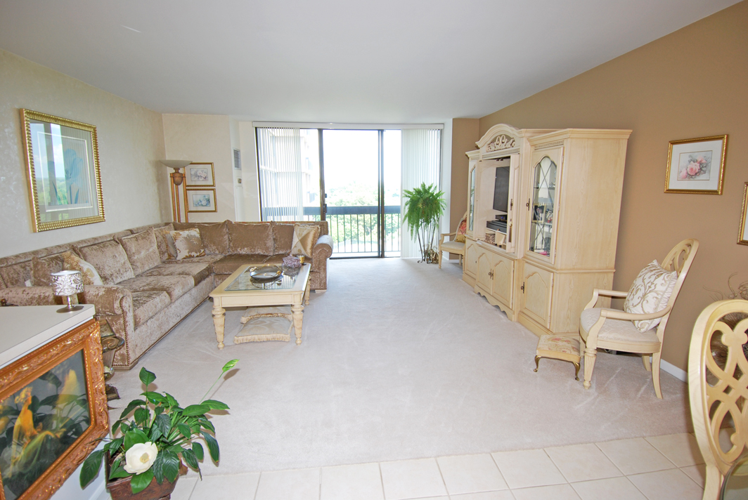 North Shore Towers 1 Bedroom Apartment