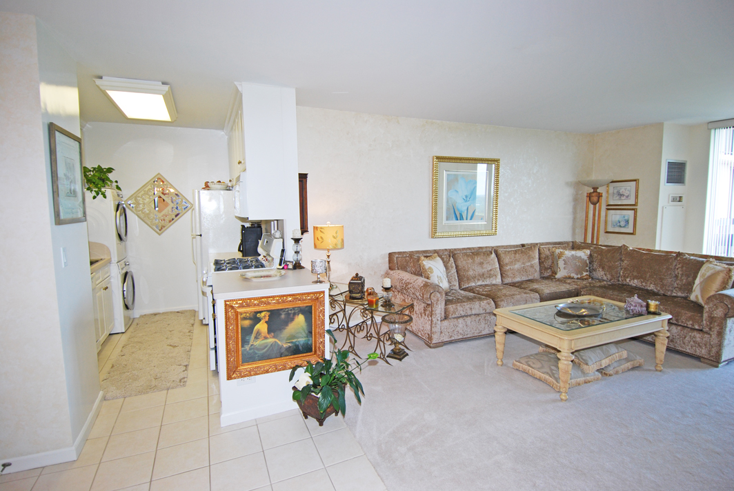 North Shore Towers 1 Bedroom Apartment