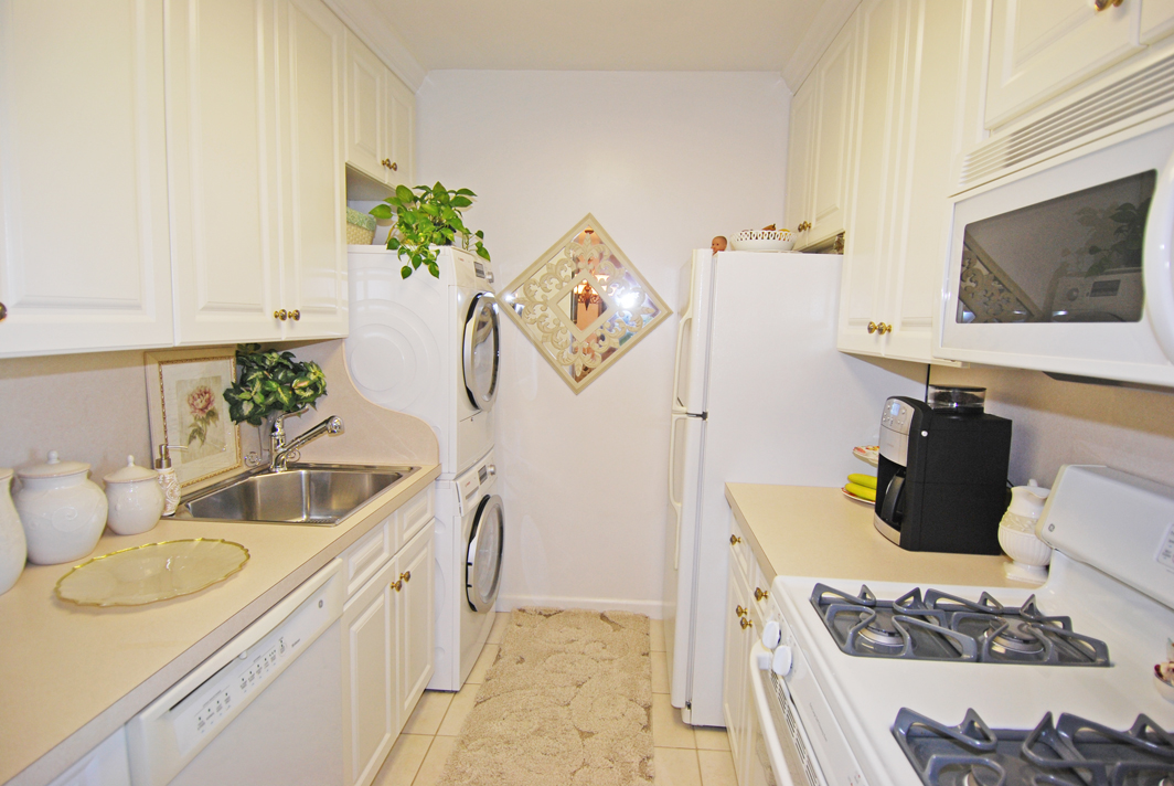 North Shore Towers 1 Bedroom Apartment