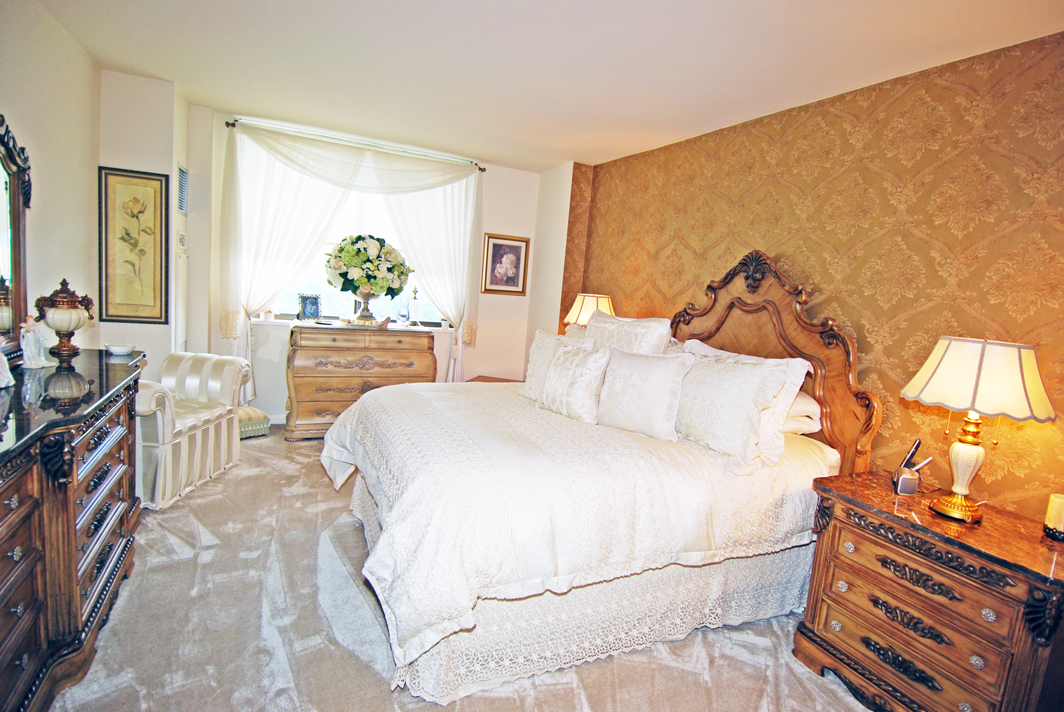 North Shore Towers 1 Bedroom Apartment