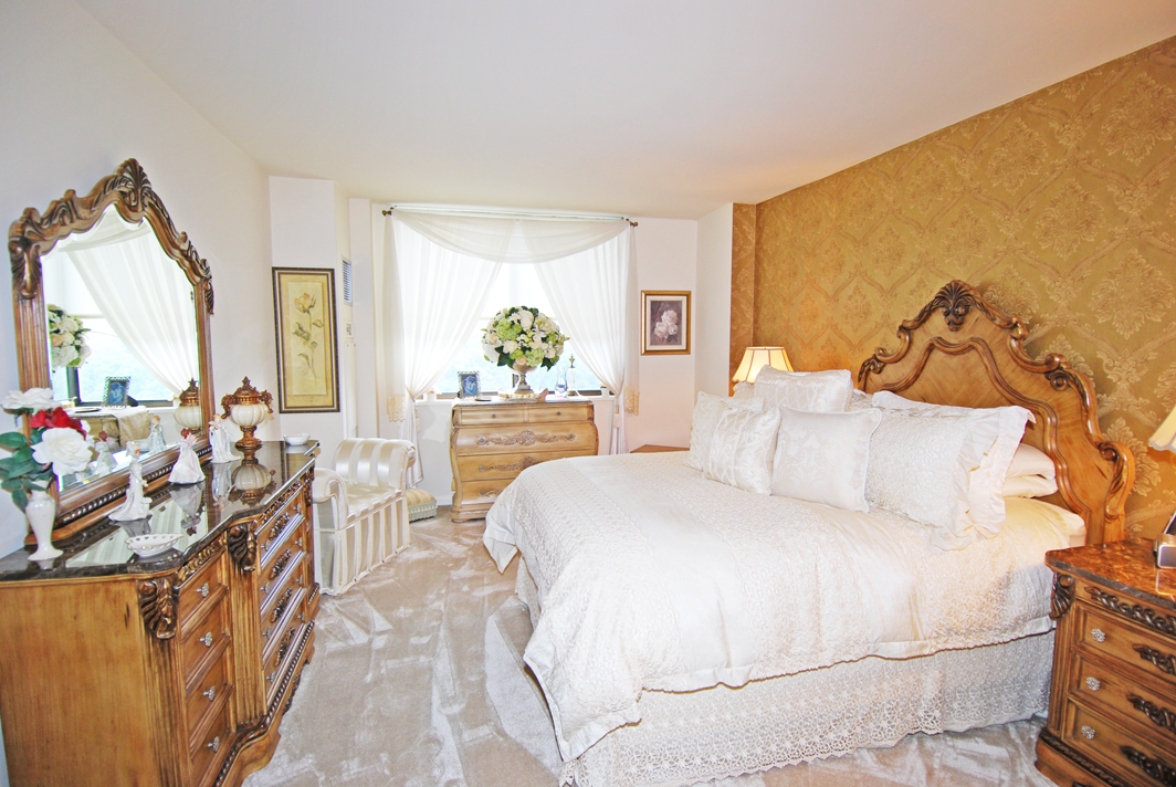 North Shore Towers 1 Bedroom Apartment