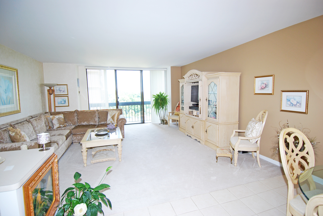 North Shore Towers 1 Bedroom Apartment