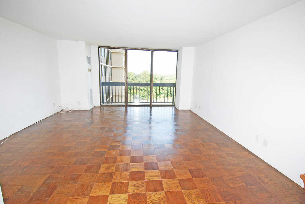 North Shore Towers 1 Bedroom Apartment