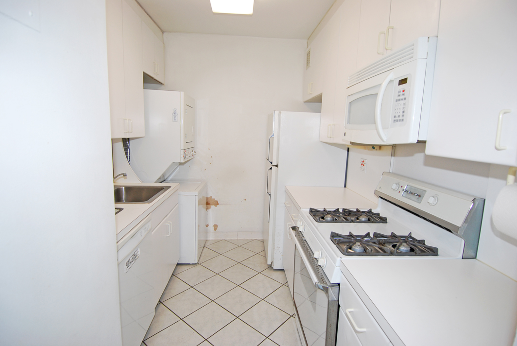 North Shore Towers 1 Bedroom Apartment