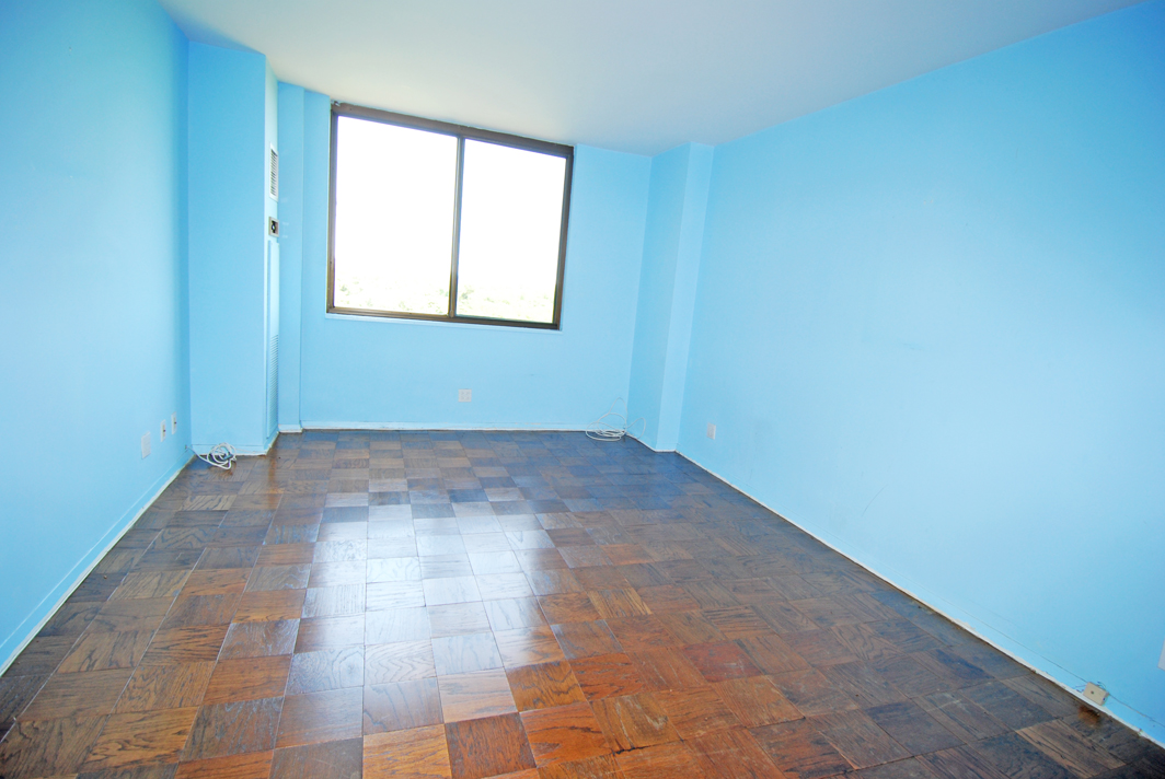 North Shore Towers 1 Bedroom Apartment