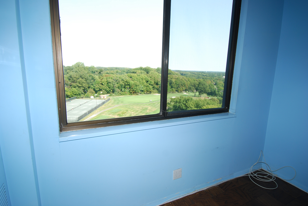 North Shore Towers 1 Bedroom Apartment