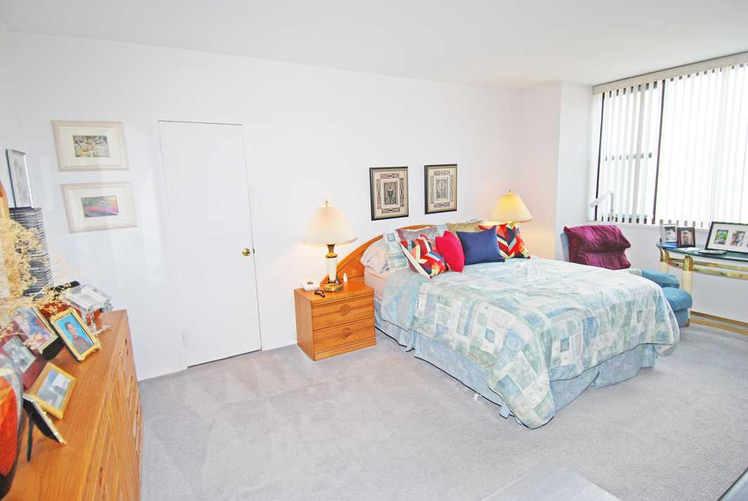 North Shore Towers 1 Bedroom Apartment