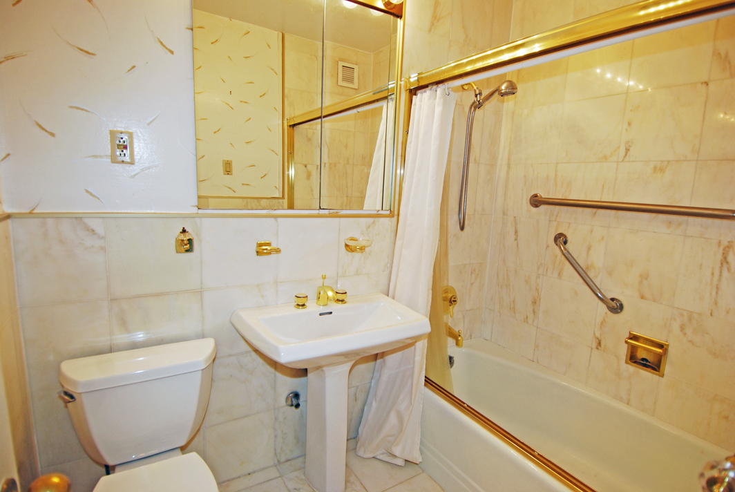 North Shore Towers apt.