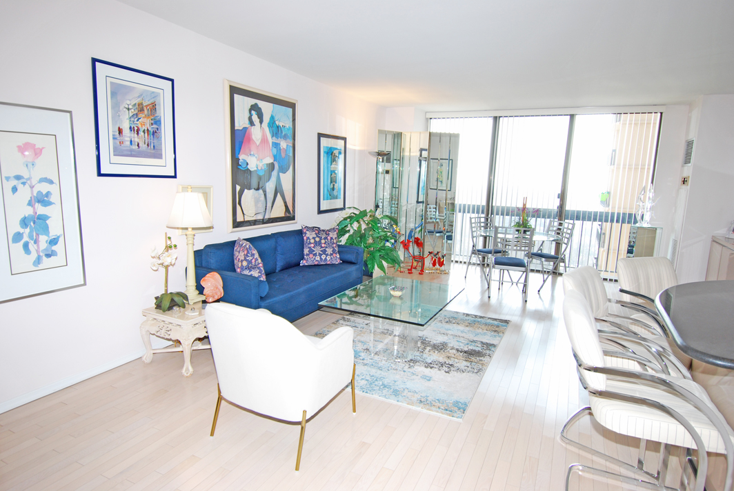 North Shore Towers 1 Bedroom Apartment