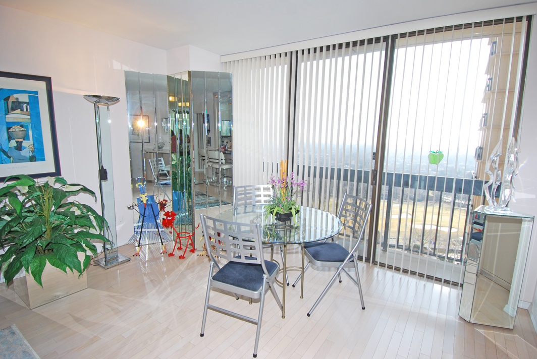 North Shore Towers 1 Bedroom Apartment