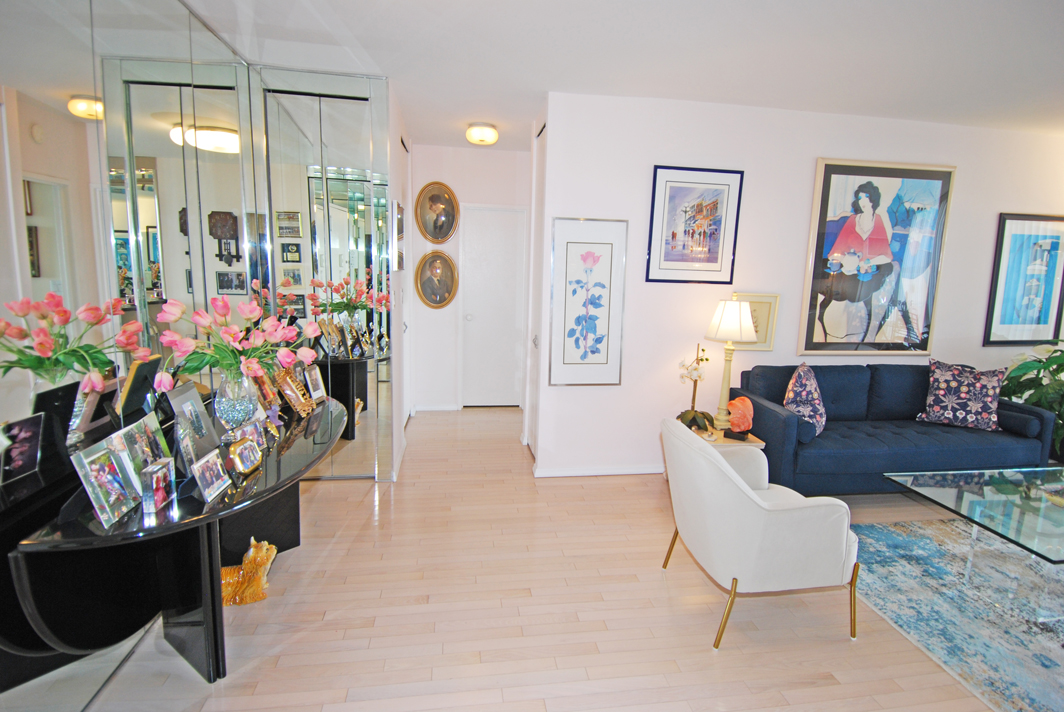 North Shore Towers 1 Bedroom Apartment