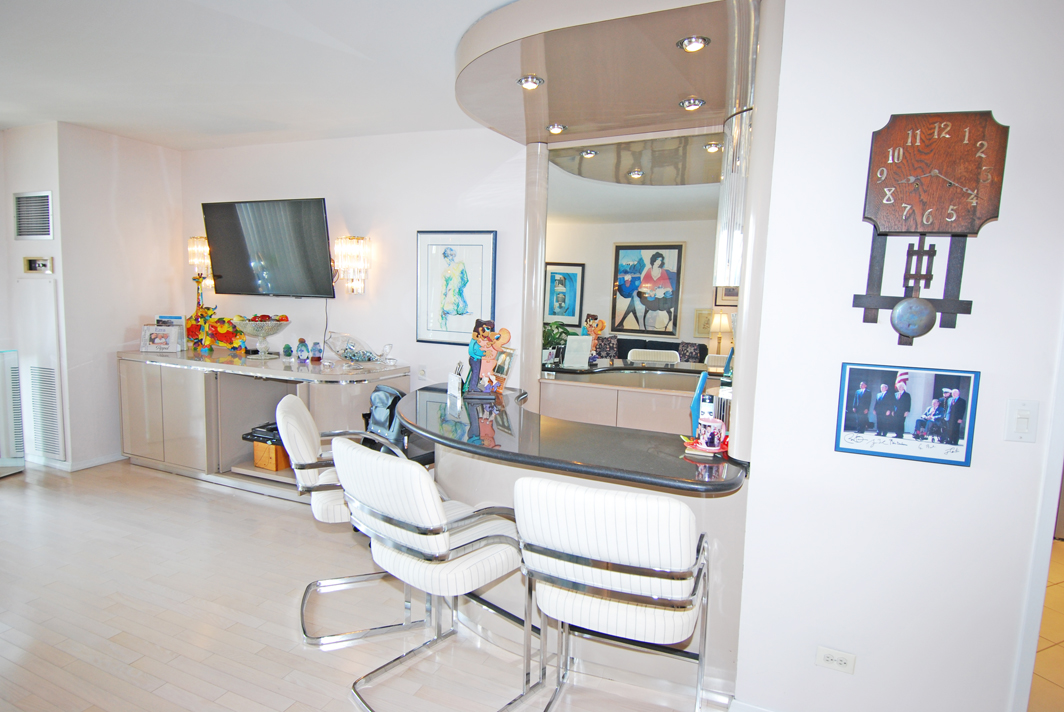 North Shore Towers 1 Bedroom Apartment