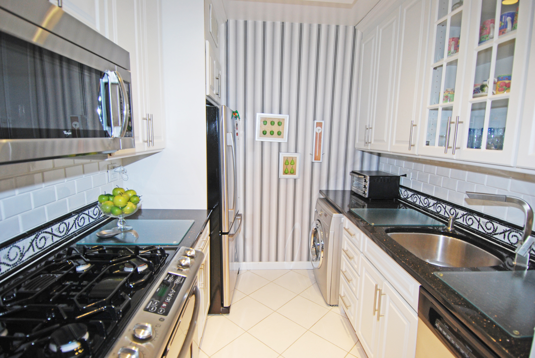 North Shore Towers 1 Bedroom Apartment