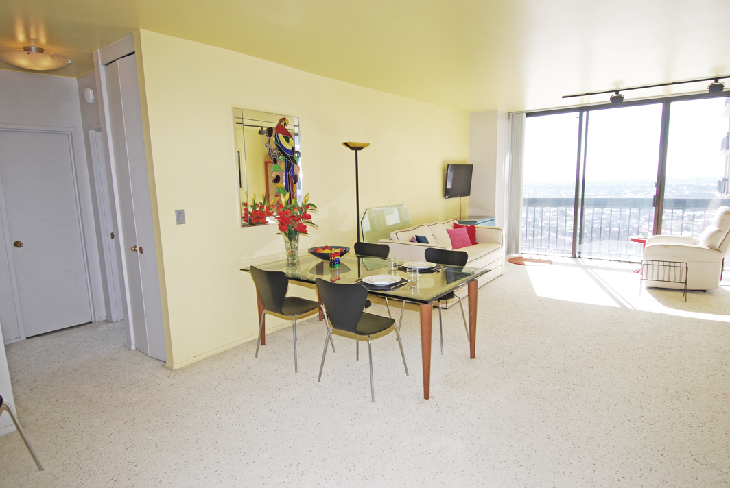 North Shore Towers 1 Bedroom Apartment