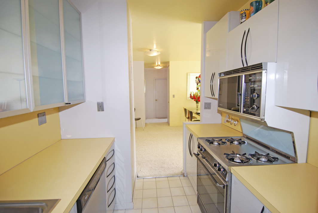 North Shore Towers 1 Bedroom Apartment