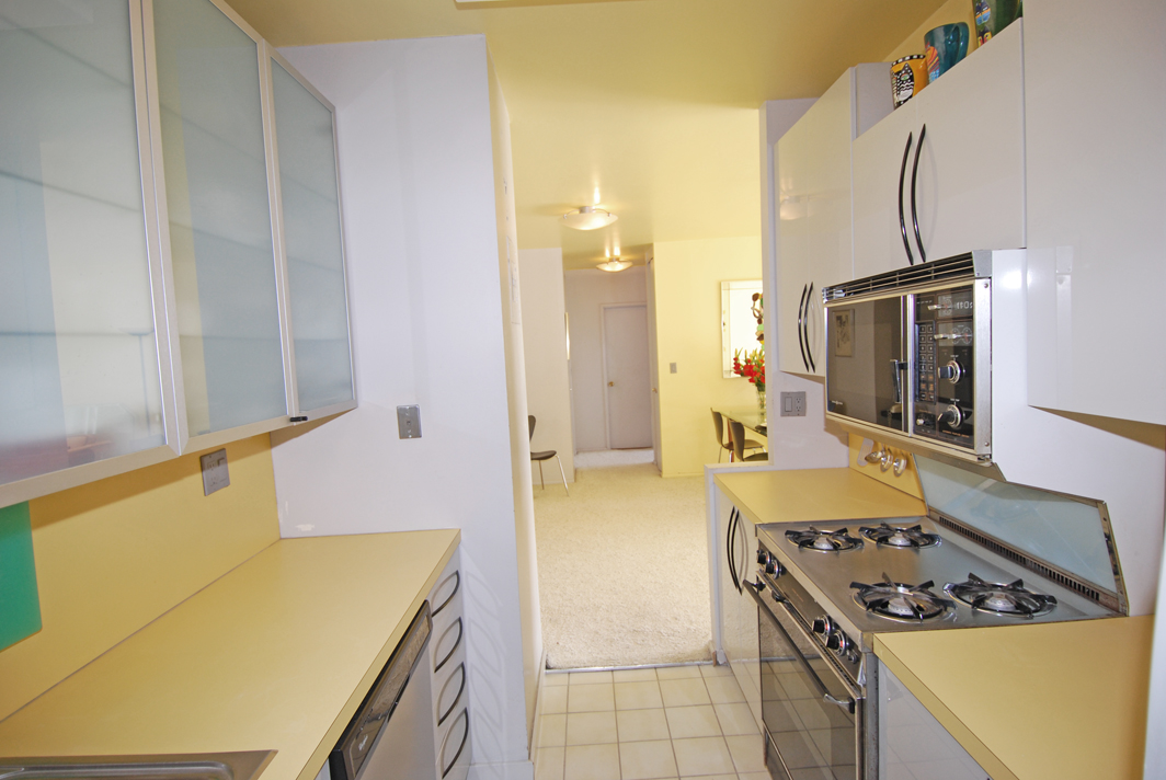 North Shore Towers 1 Bedroom Apartment