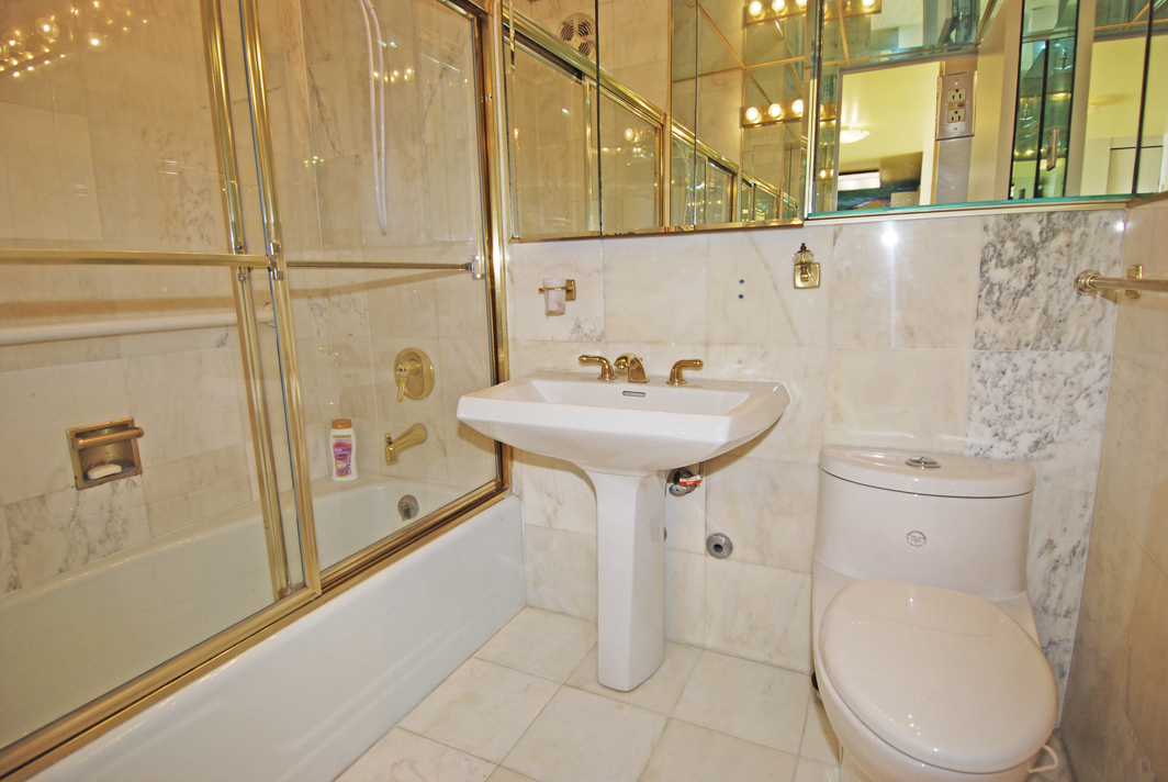 North Shore Towers 1 Bedroom Apartment