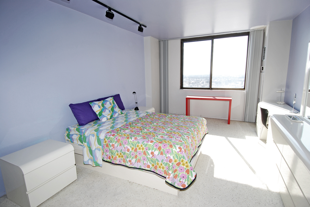 North Shore Towers 1 Bedroom Apartment