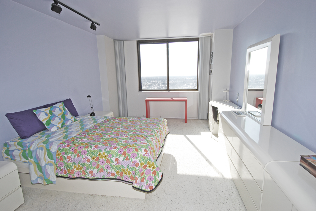 North Shore Towers 1 Bedroom Apartment