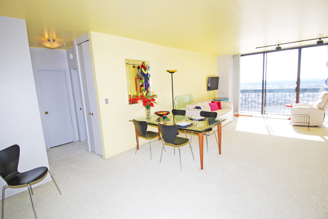 North Shore Towers 1 Bedroom Apartment