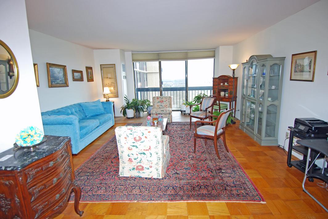 North Shore Towers 1 bedroom apt.