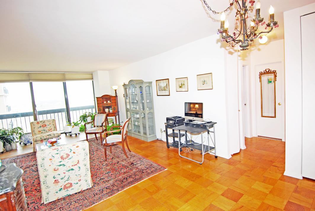 North Shore Towers 1 bedroom apt.