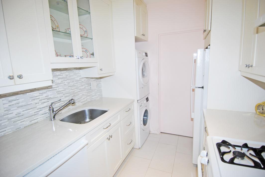 North Shore Towers 1 bedroom apt.